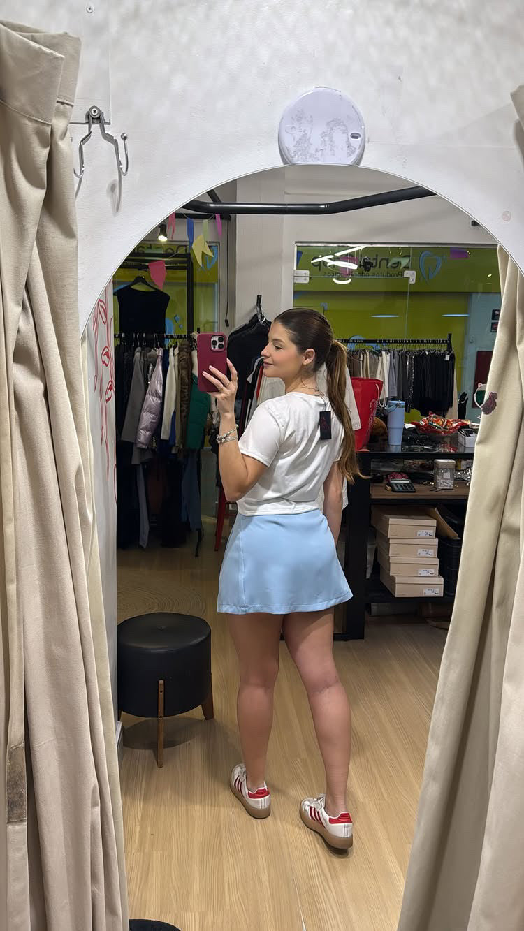 Conjunto saia de pregas com cropped