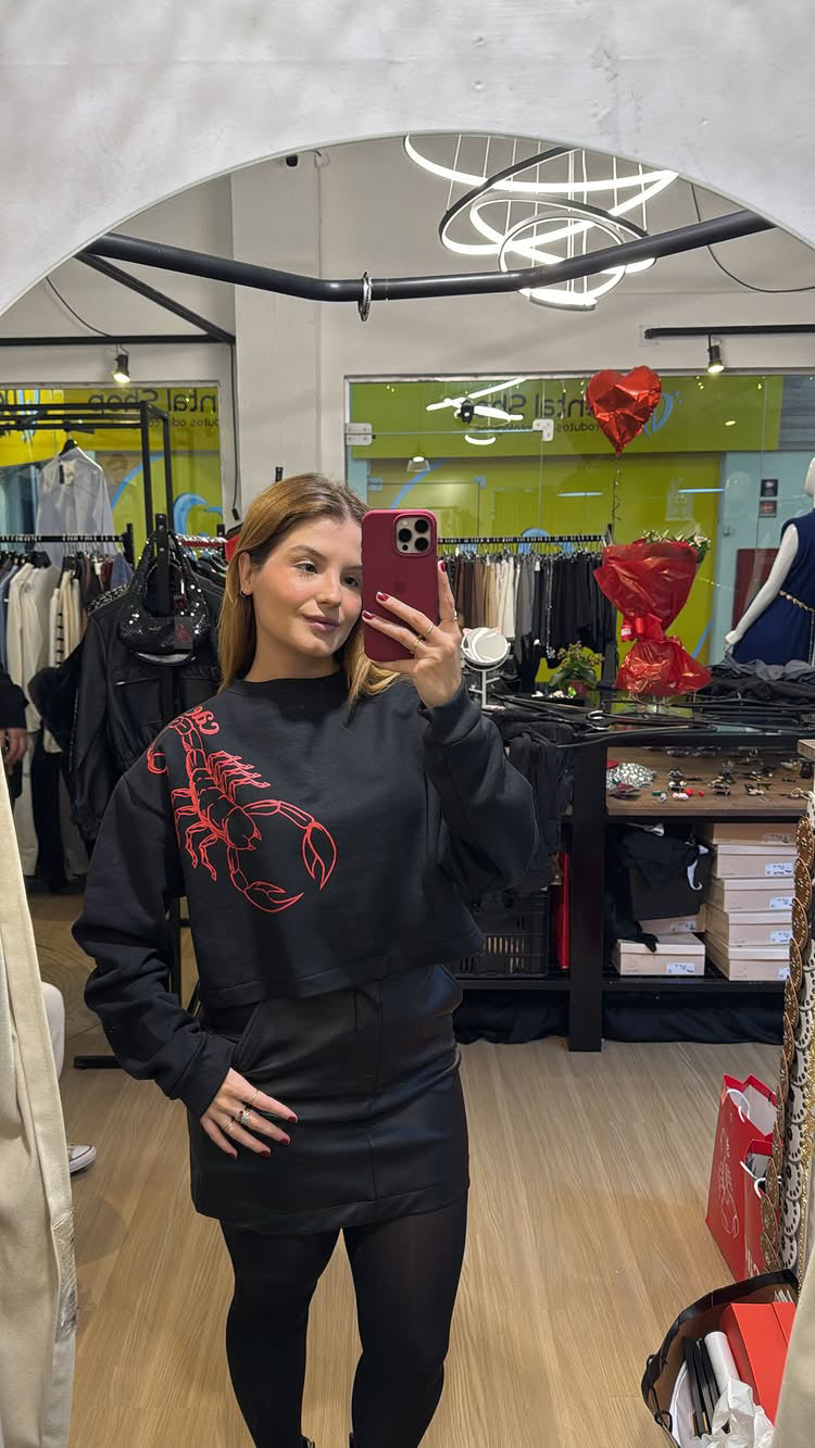 Moletom cropped escorpião