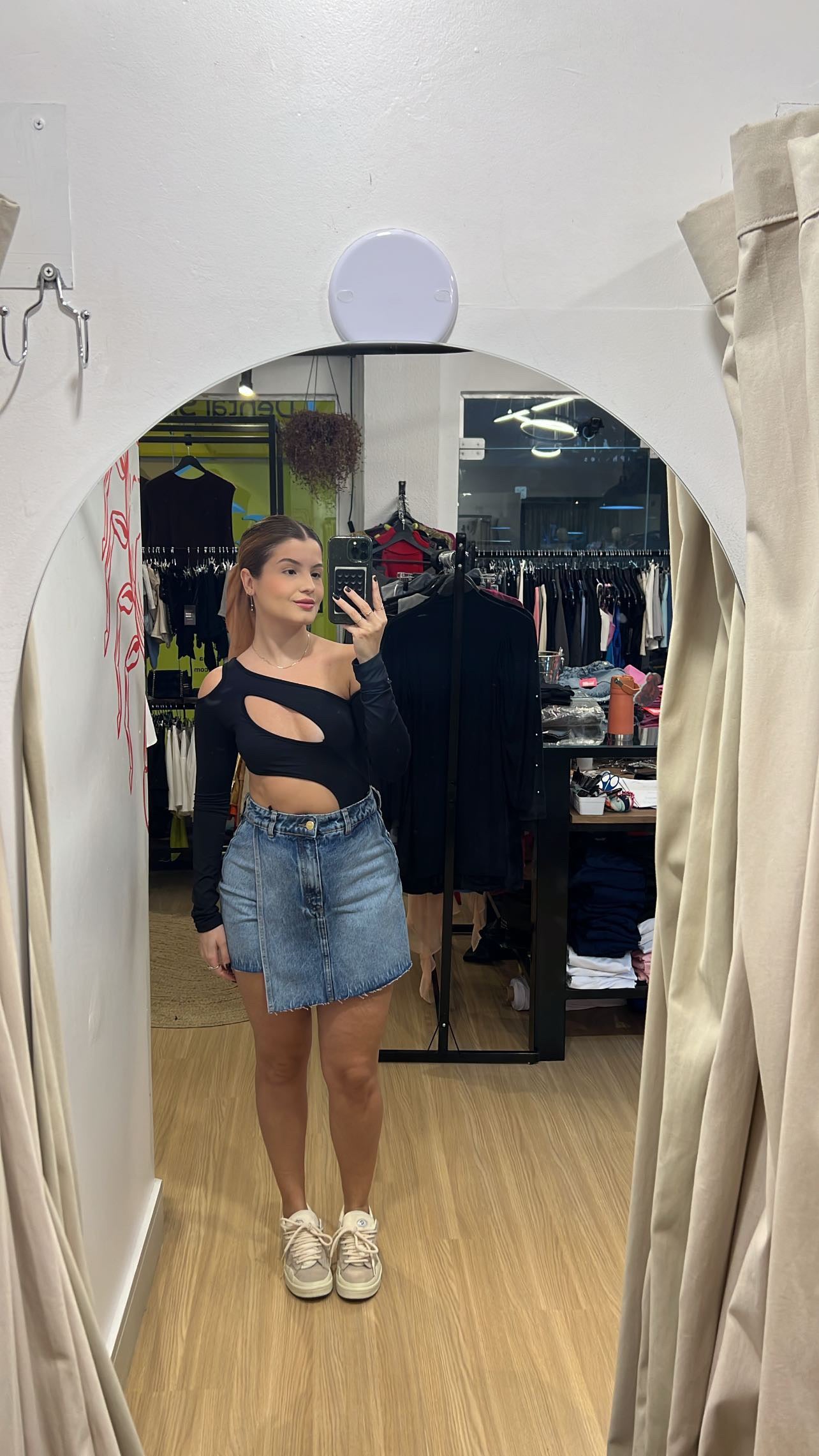 Body manga longa com recortes