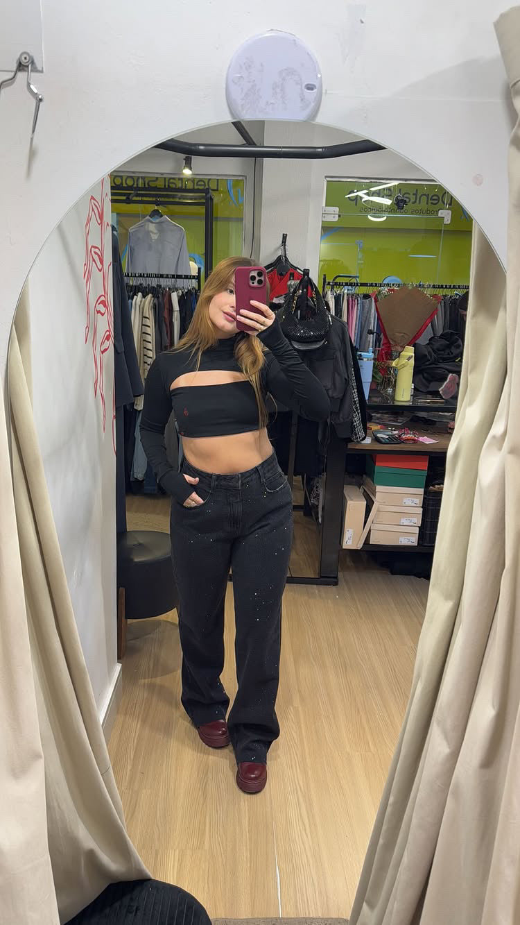 Calça jeans preta toda em strass