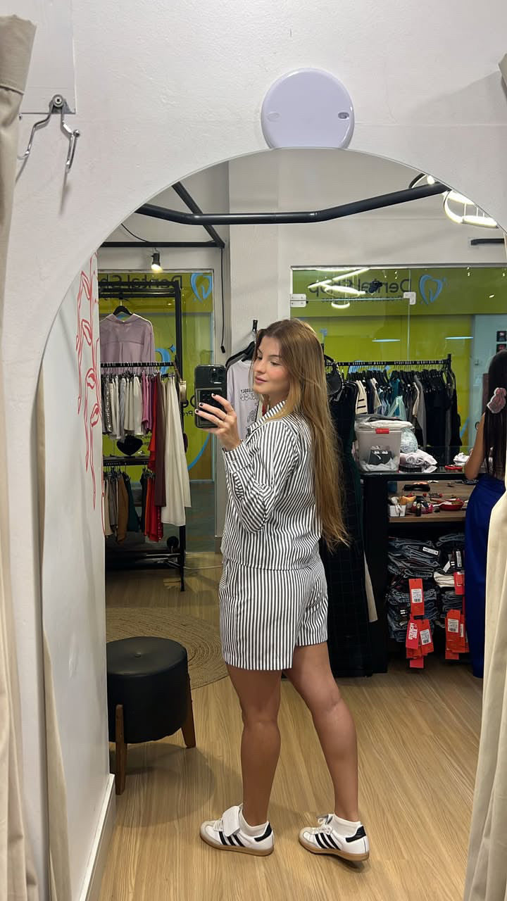 Conjunto camisa e cropped de listras