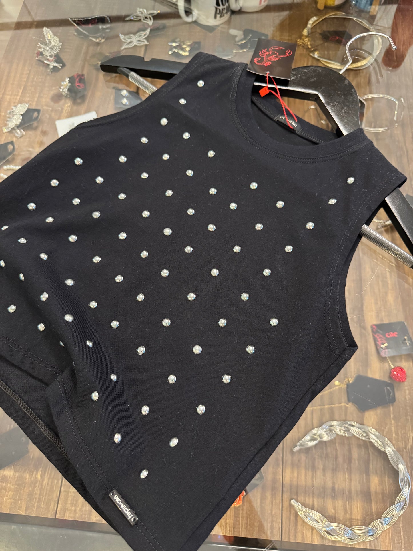 Regata cropped com bolinhas pratas