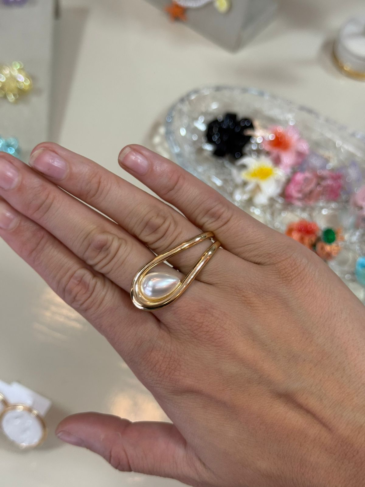 Anel Dourado Gota Madrepérola