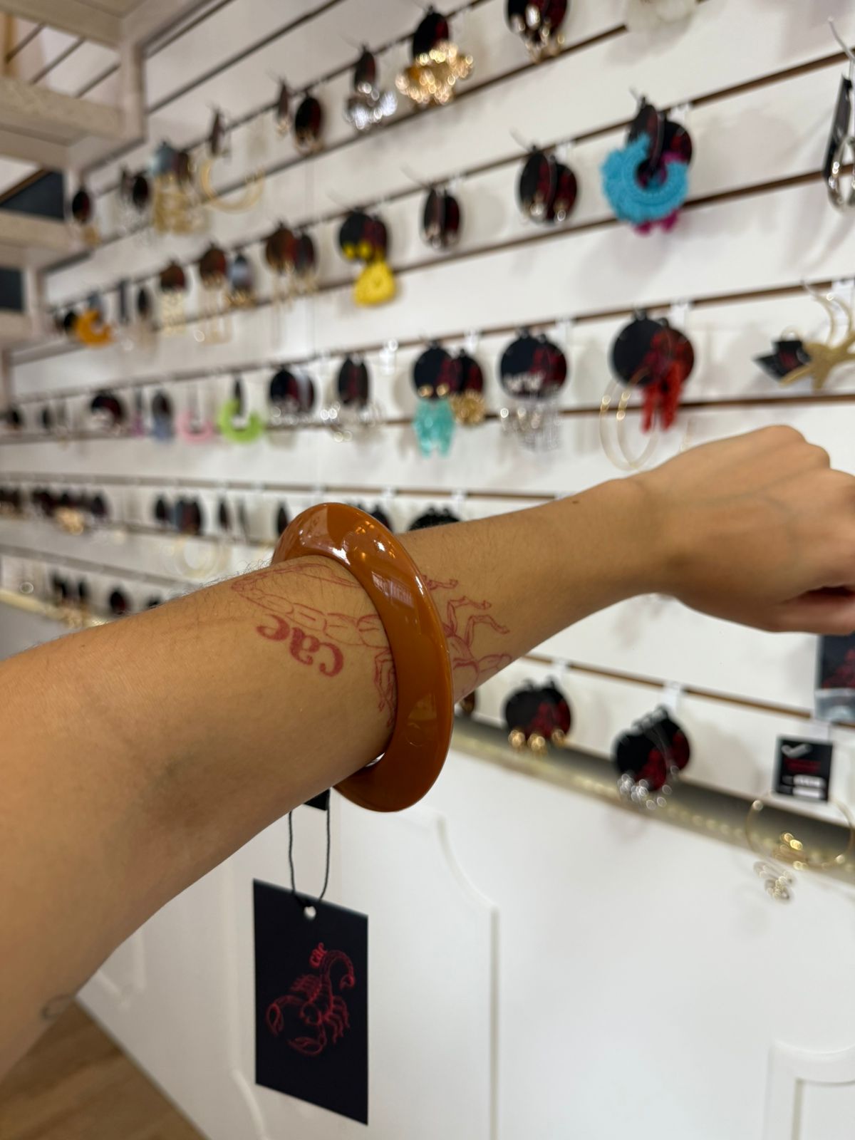 Bracelete Acrílico Caramelo