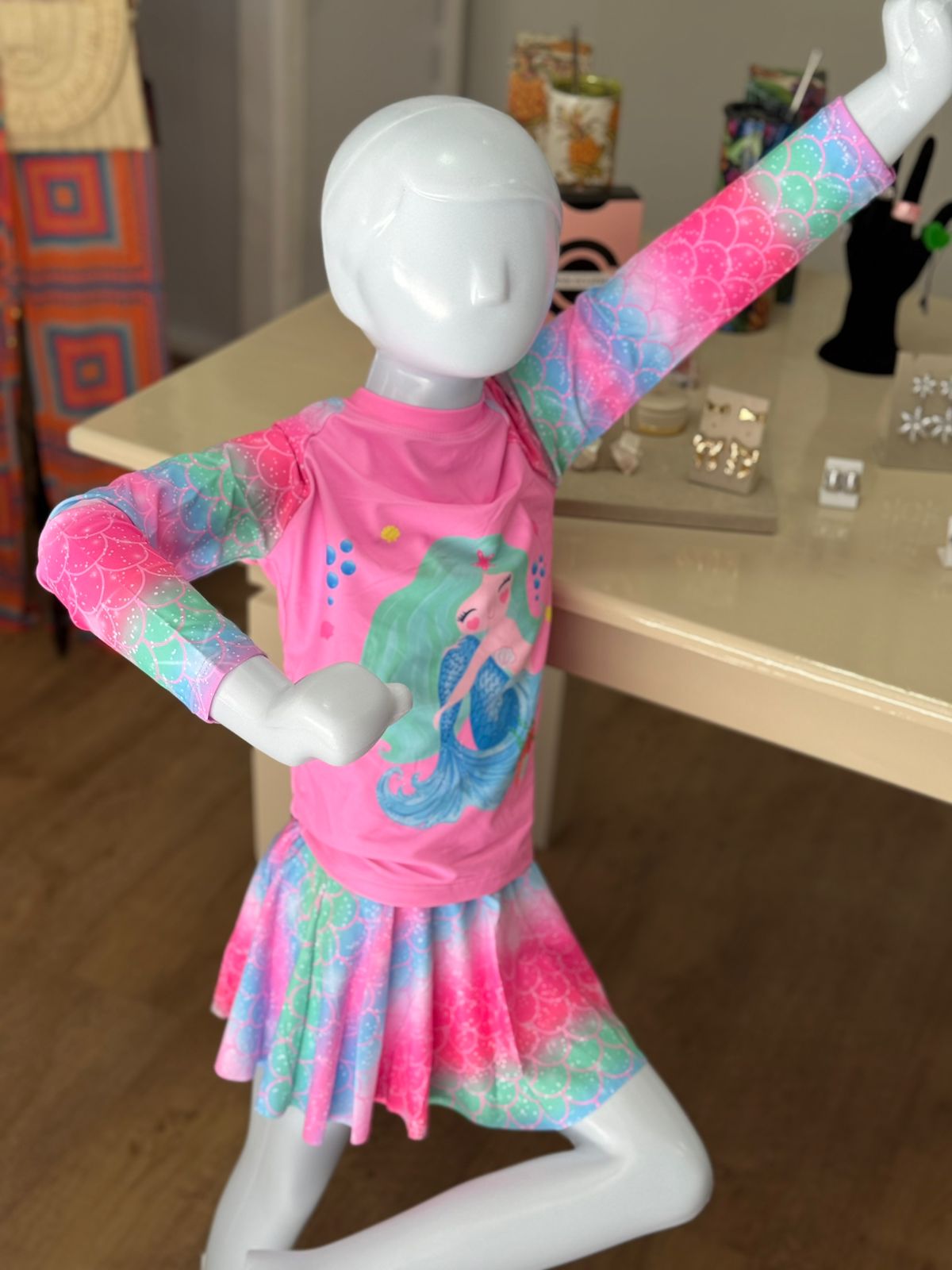 Conjunto Infantil Sereia com Blusa UV e Saia