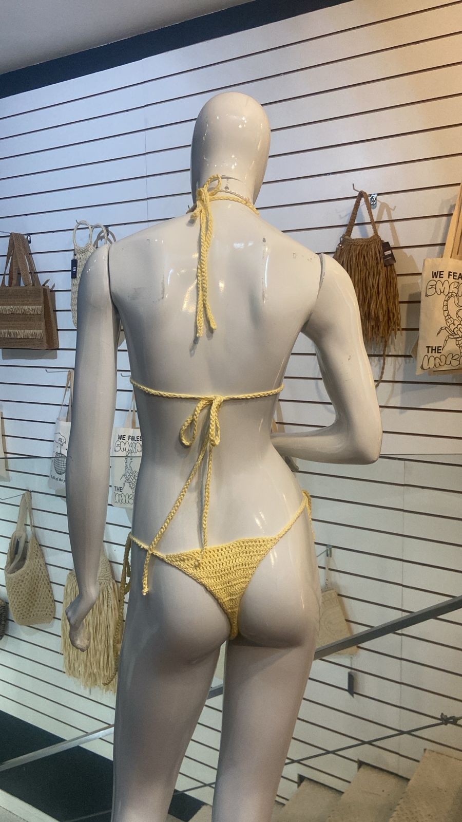 Biquíni de Crochê Amarelo – Top Triângulo + Calcinha Ajustável