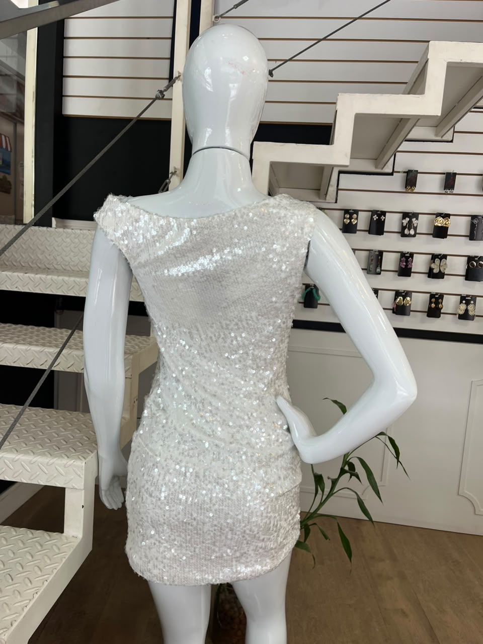 Vestido Assimétrico Paetê Branco