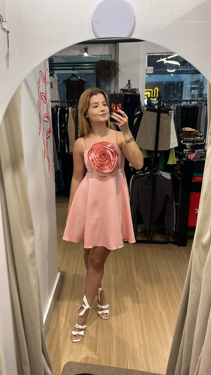 Vestido com rosa