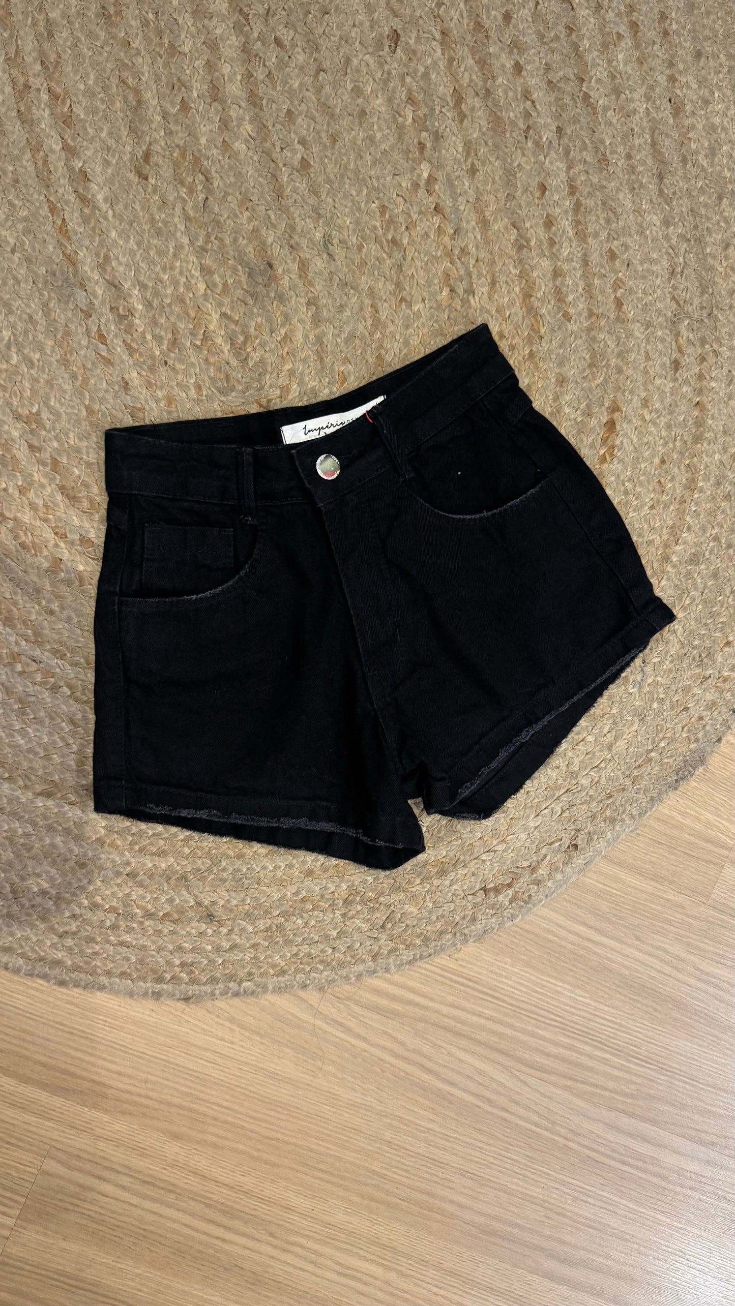 Shorts jeans preto básico