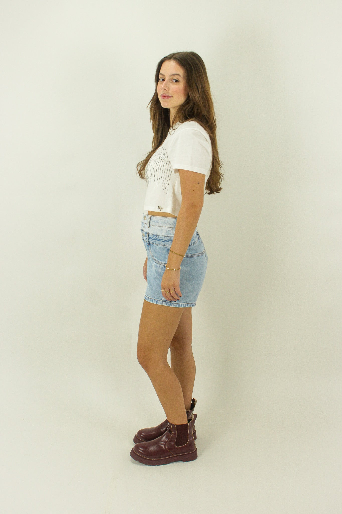 Cropped com desenho em strass