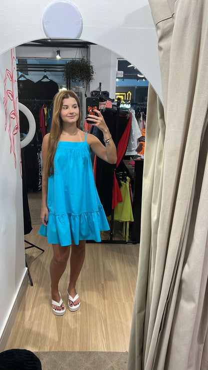 Vestido colorido com babados