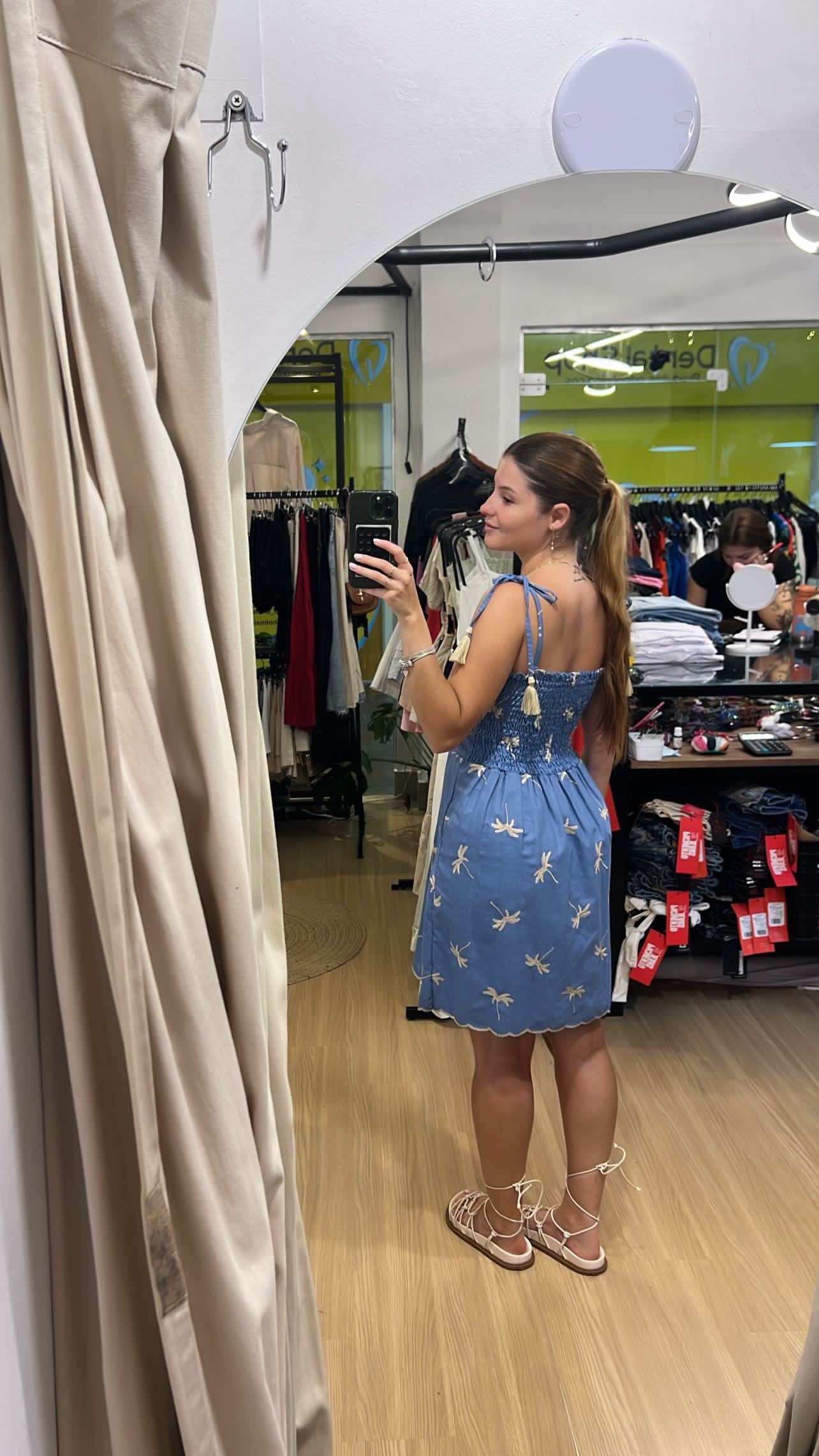 Vestido azul estampa coqueiro