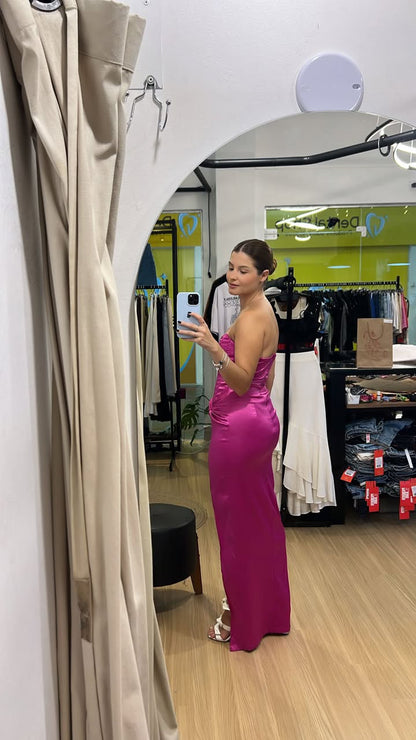 Vestido acetinado com corset e fenda