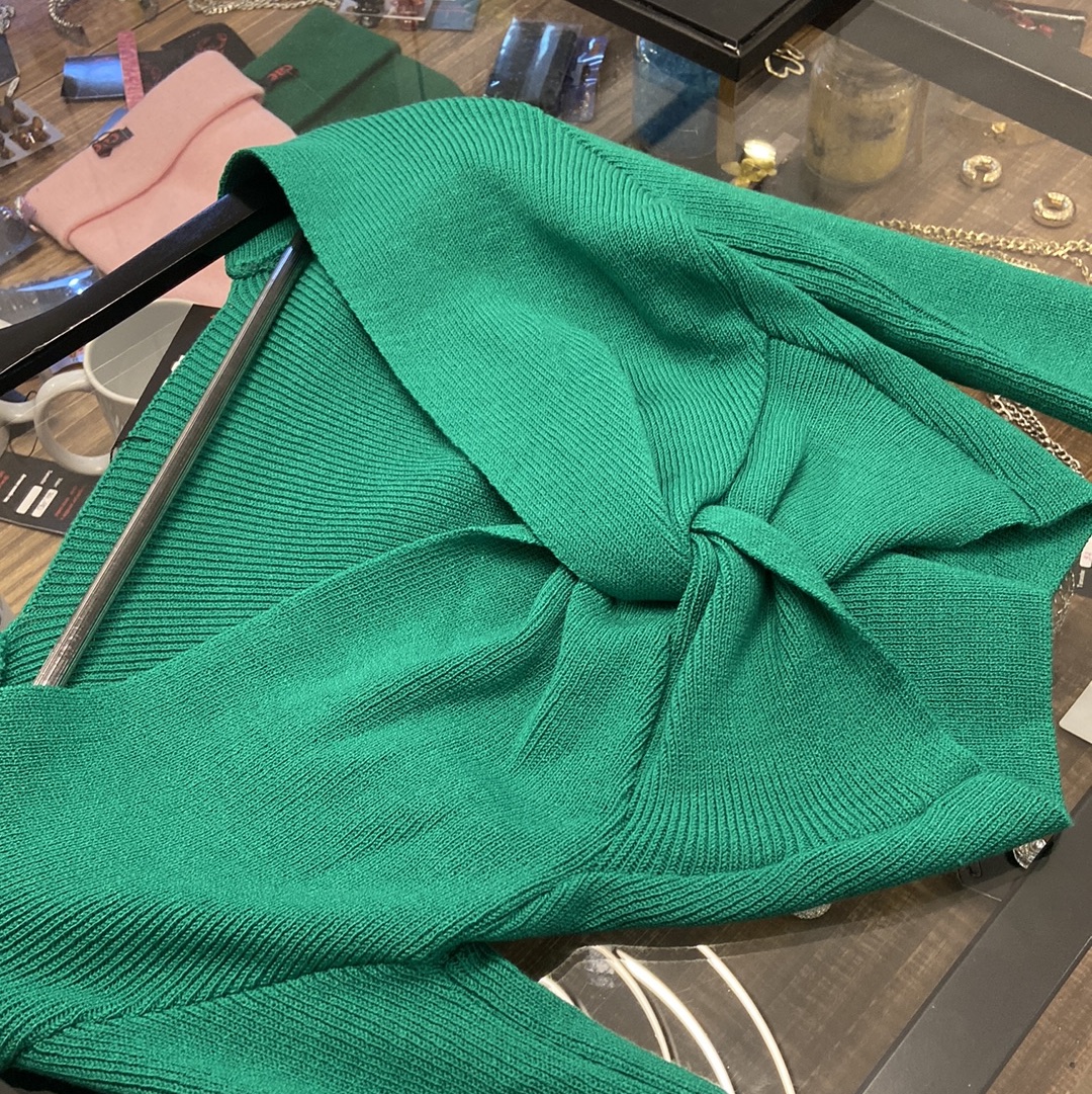 Cropped tricot com detalhe transpassado