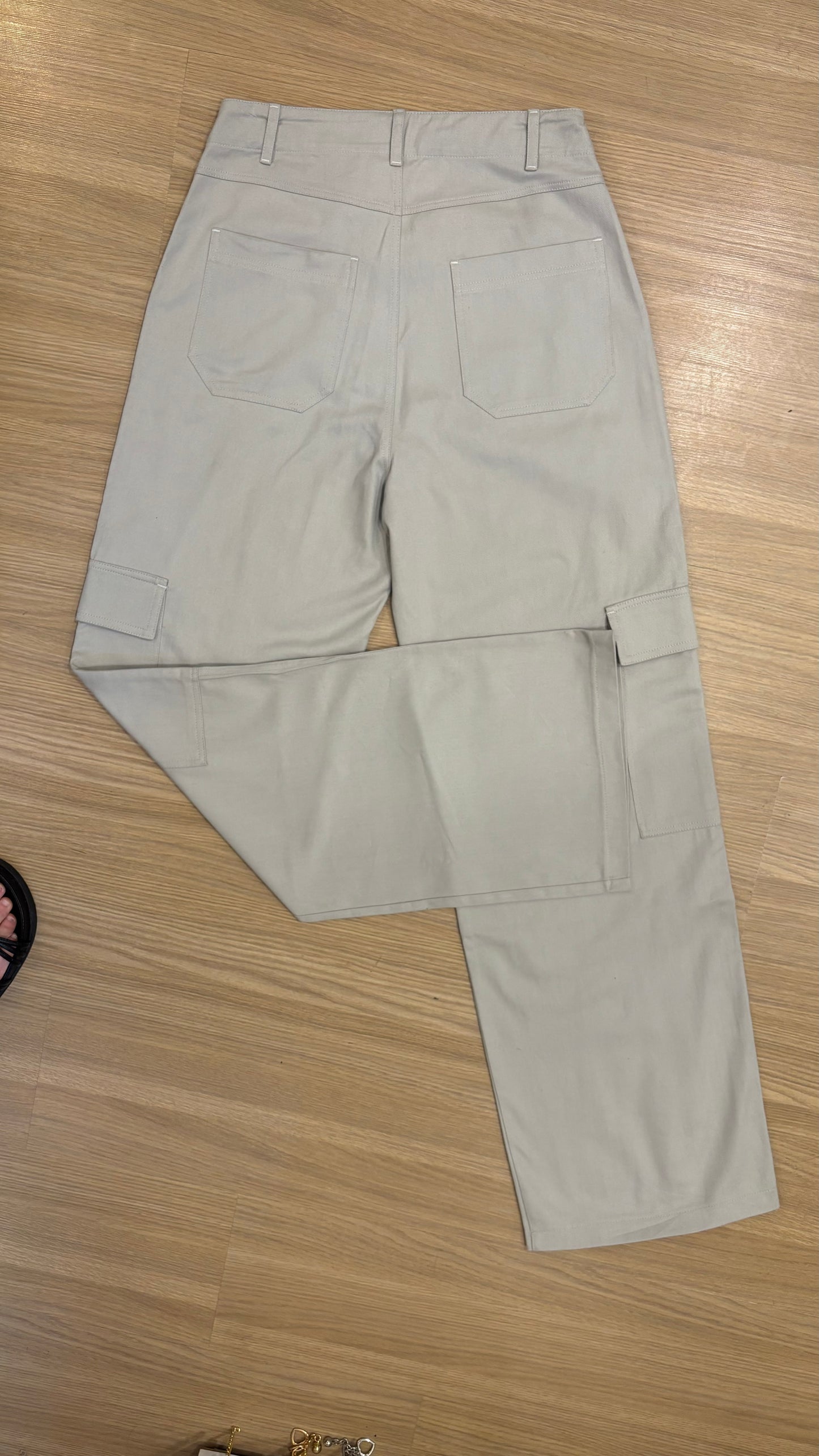 Calça cargo cinza escuro