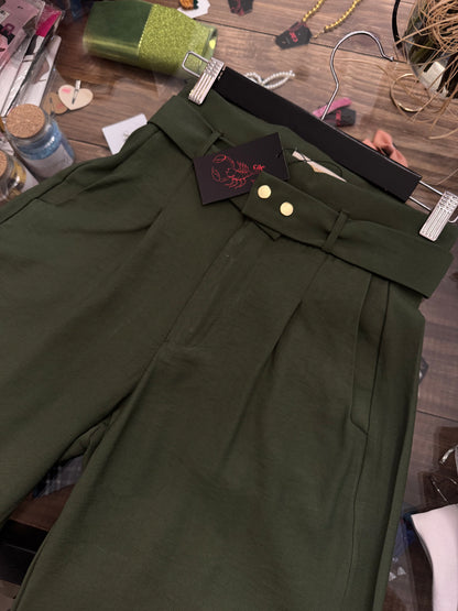 Calça alfaiataria dois botões dourados