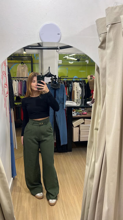 Calça alfaiataria dois botões dourados