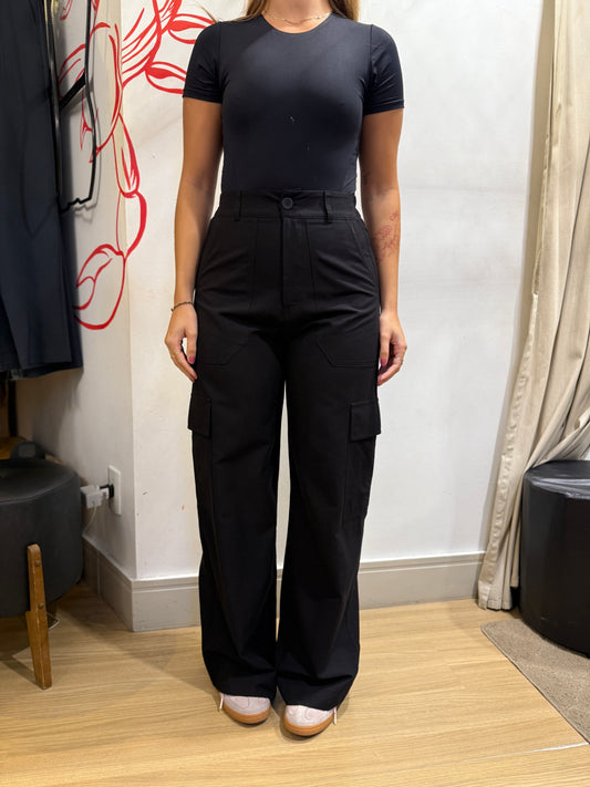 Calça Cargo Pantalona Preta
