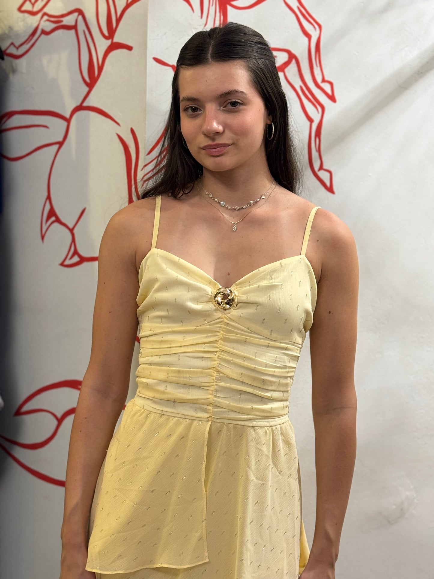 Vestido amarelo manteiga com babados