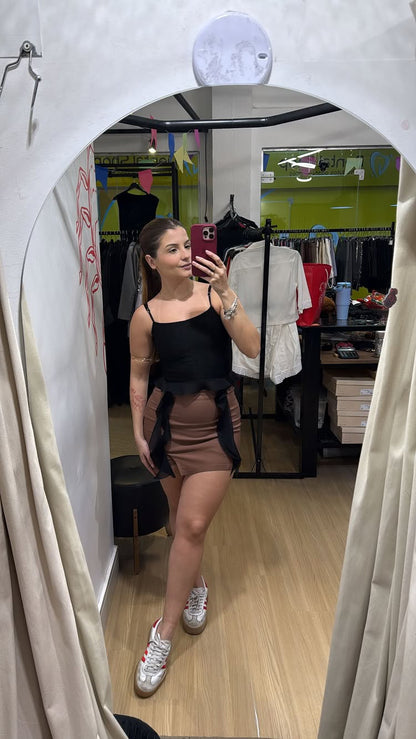 Cropped brilhoso com babados longos