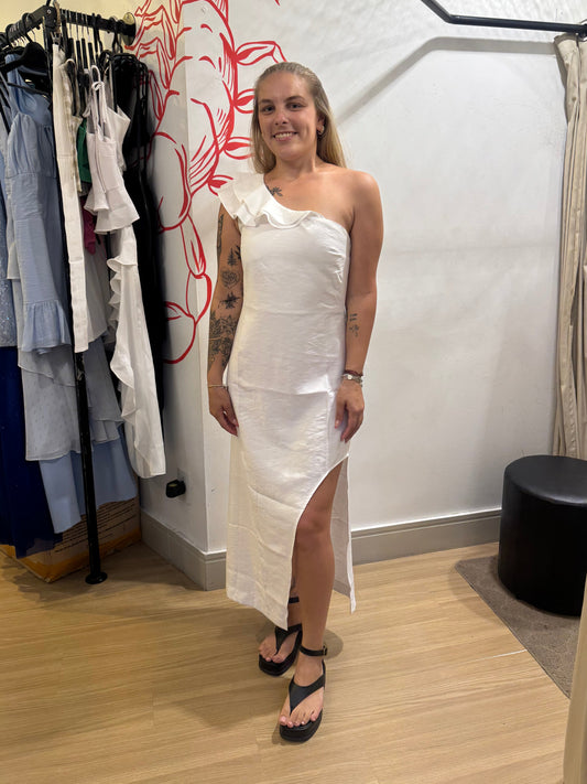 Vestido Branco Um Ombro Só com Fenda e Babados