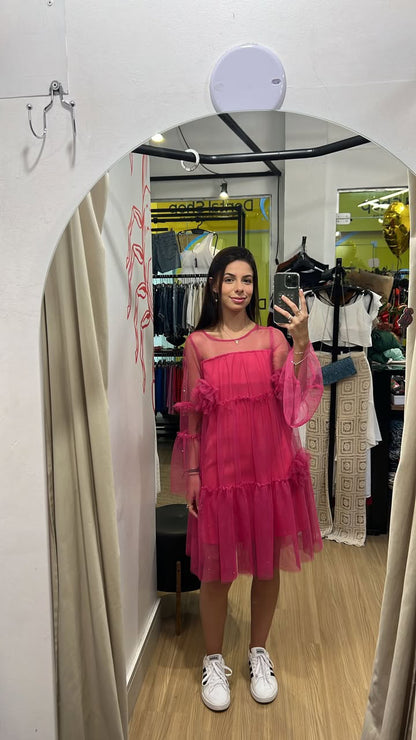 Vestido tela rosa com mangas e brilho