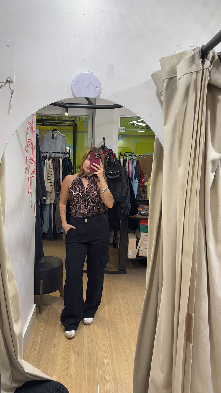 Blusa com decote na frente