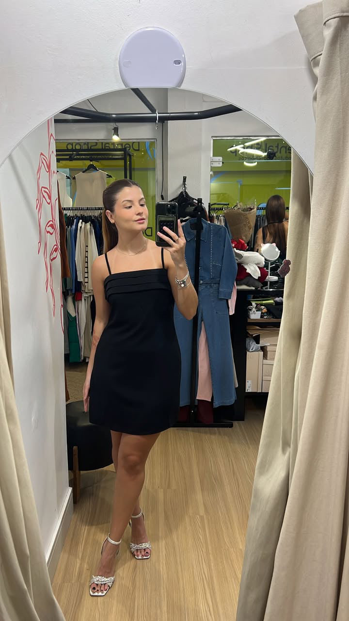 Vestido vermelho com pregas