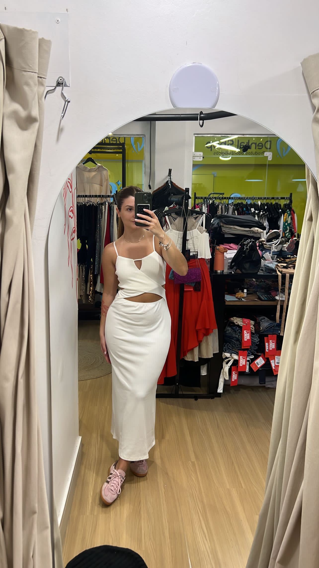 Vestido midi branco com transpasse