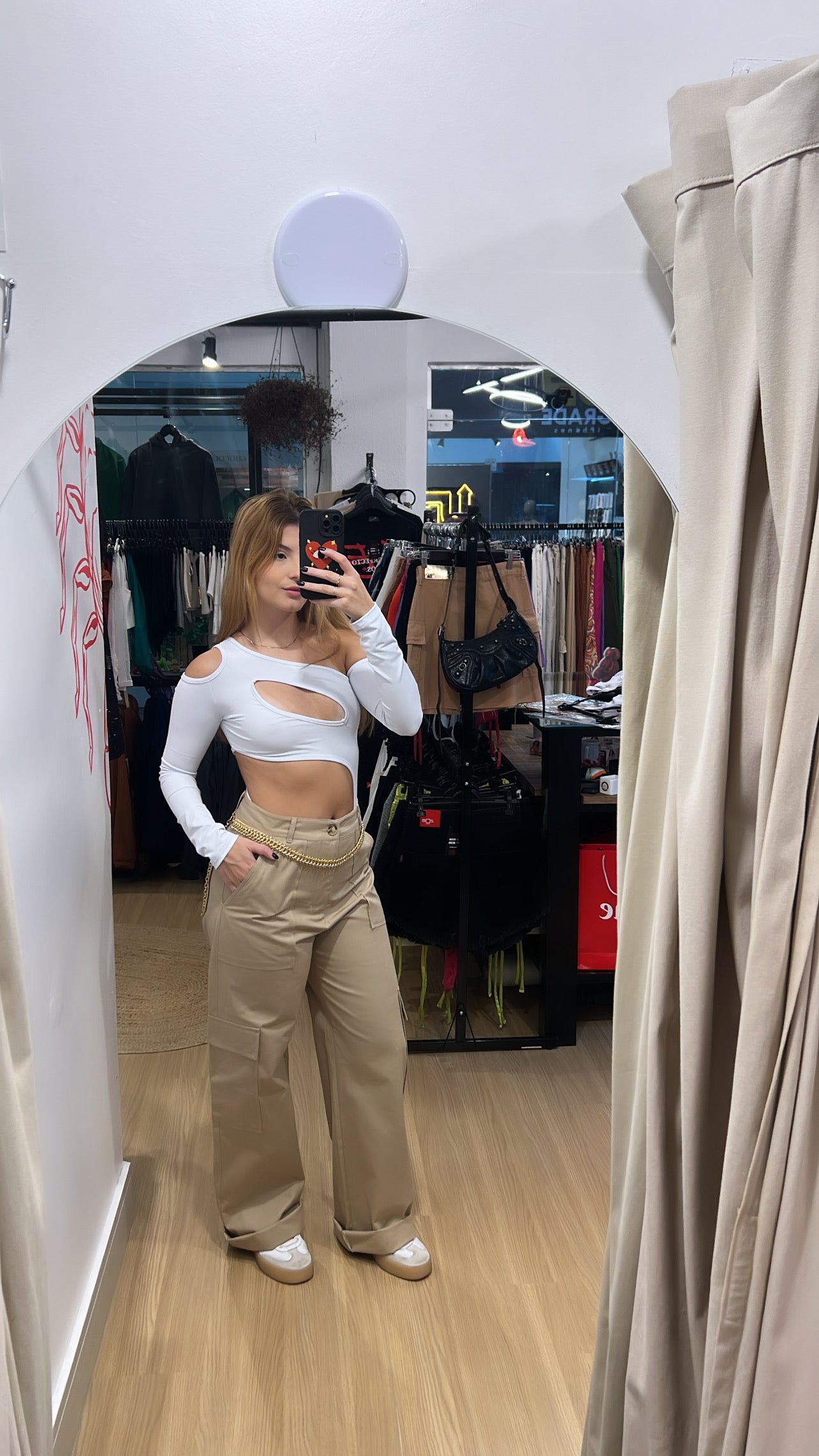 Calça cargo camel sarja