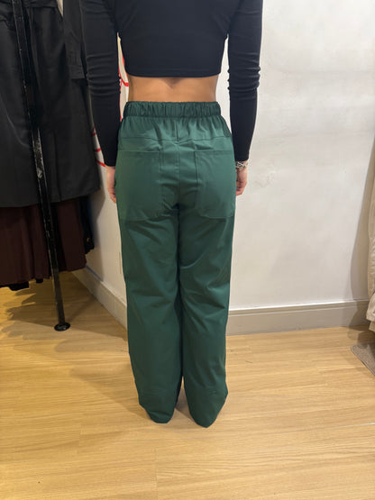 Calça verde bandeira