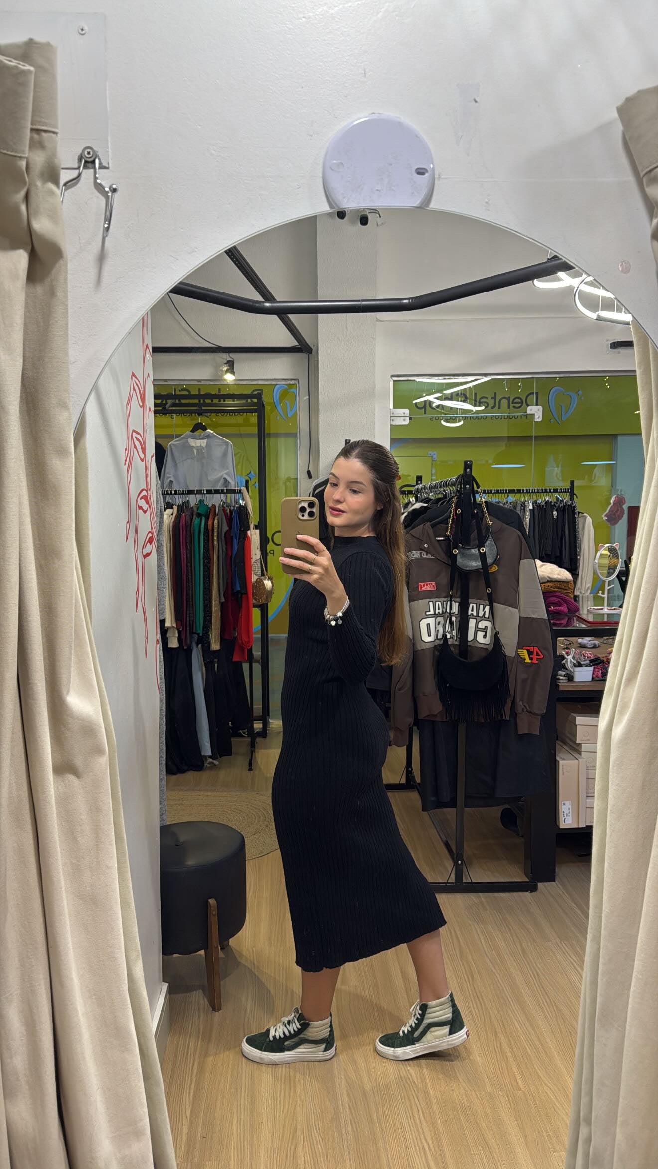 Vestido manga longa tricot midi