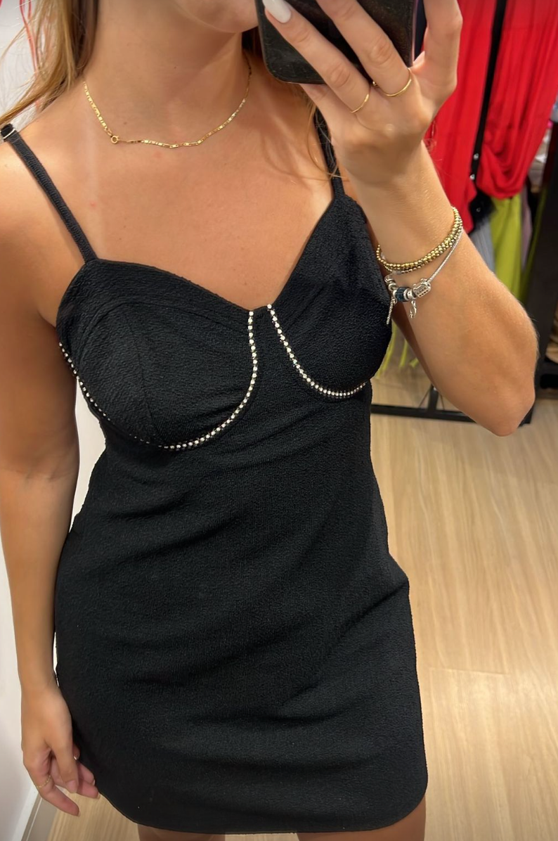 Vestido com aplicações em strass