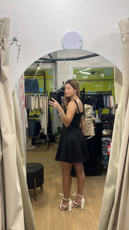 Vestido com babados e cinto