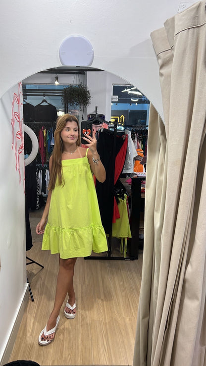 Vestido colorido com babados