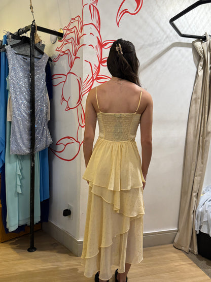 Vestido amarelo manteiga com babados