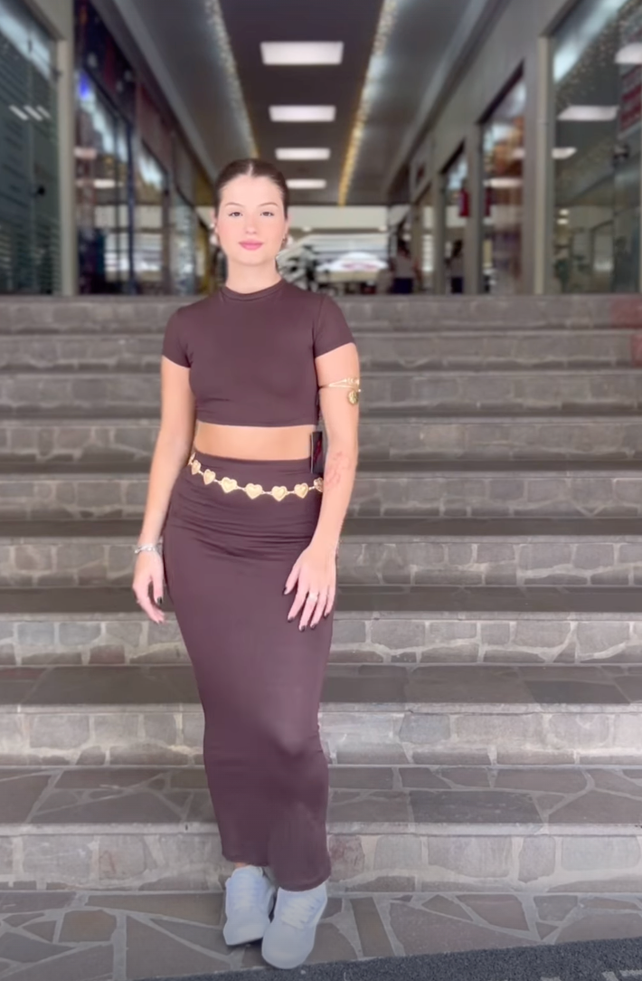 Conjunto de saia e cropped