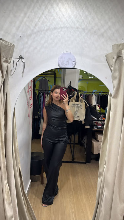 Calça corino sem botão