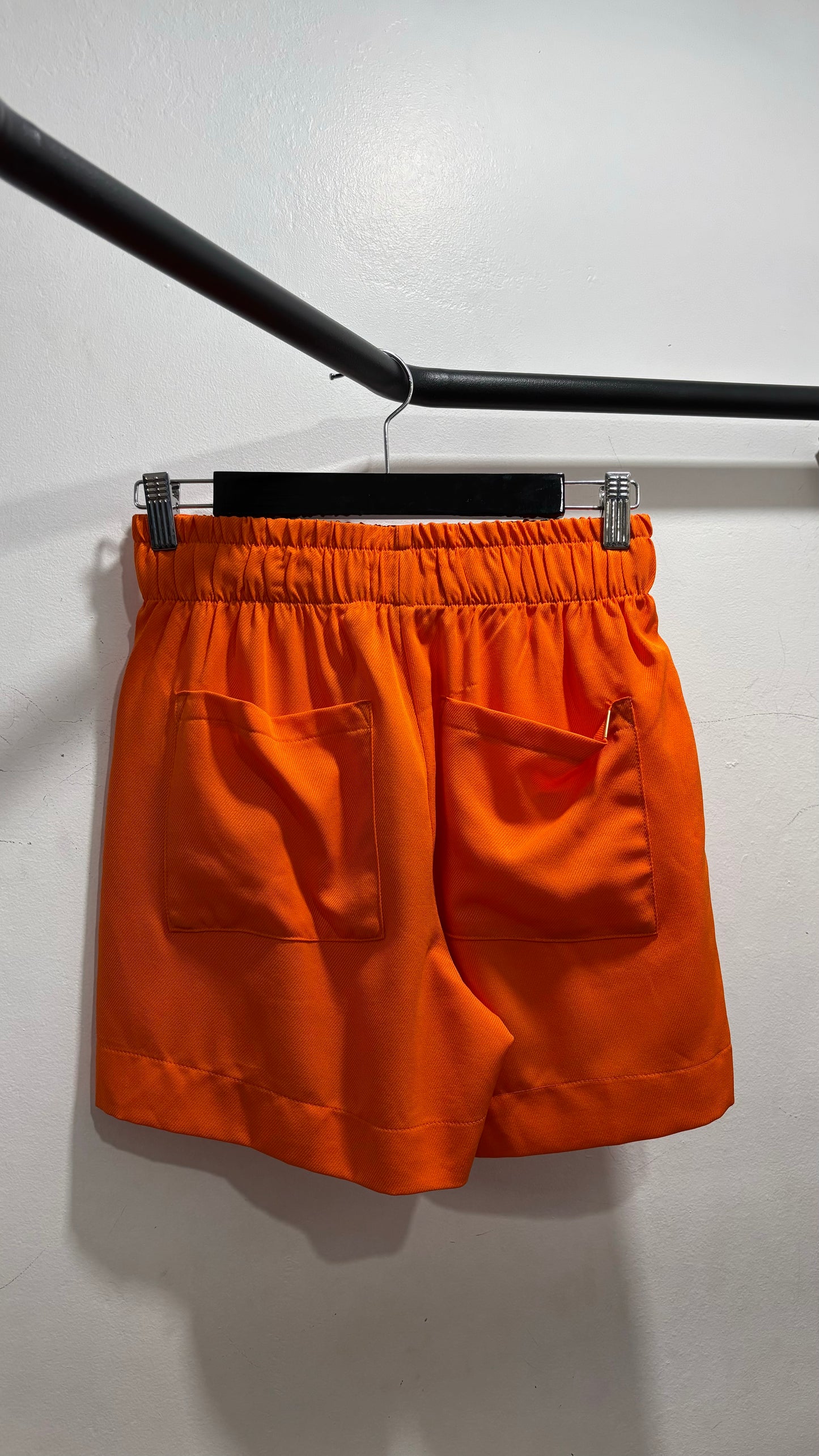 Shorts laranja