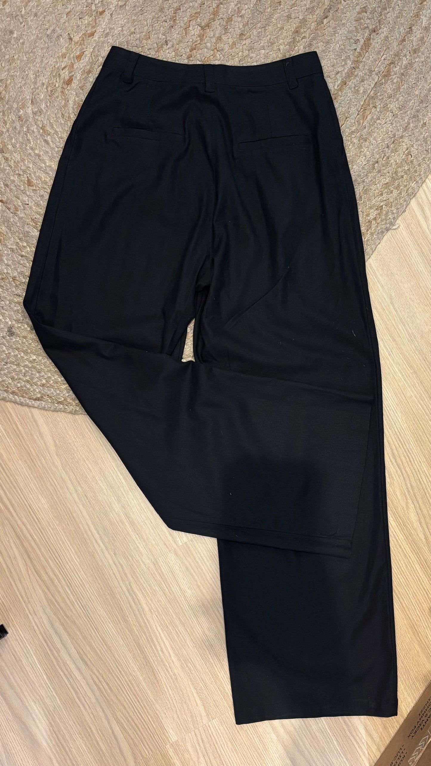 Calça pantalona em linho