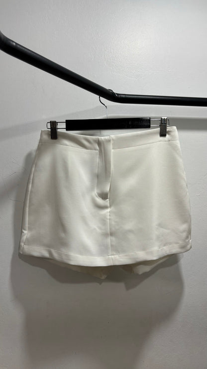 Shorts saia alfaiataria branco