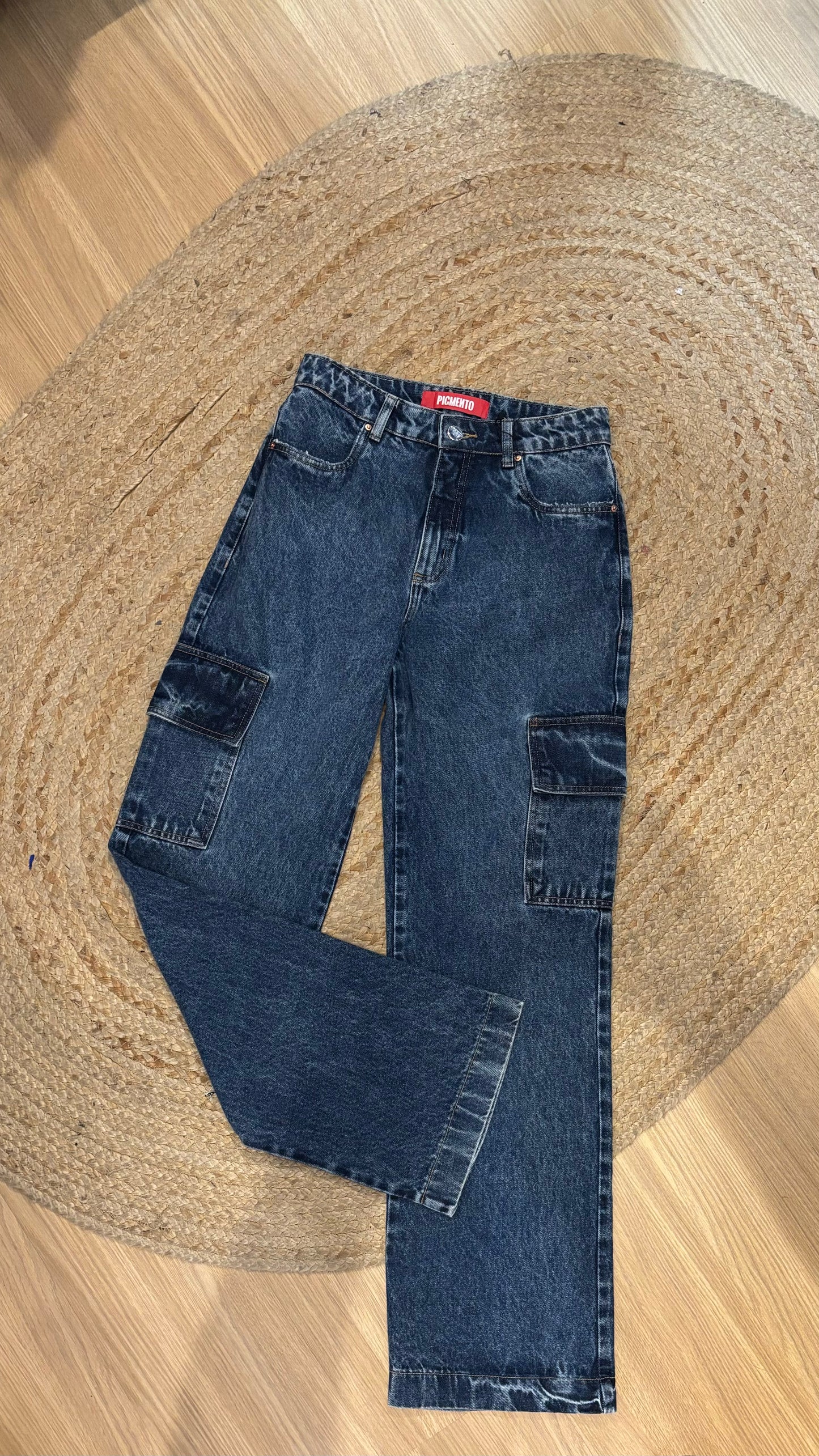 Calça cargo jeans escuro estonada