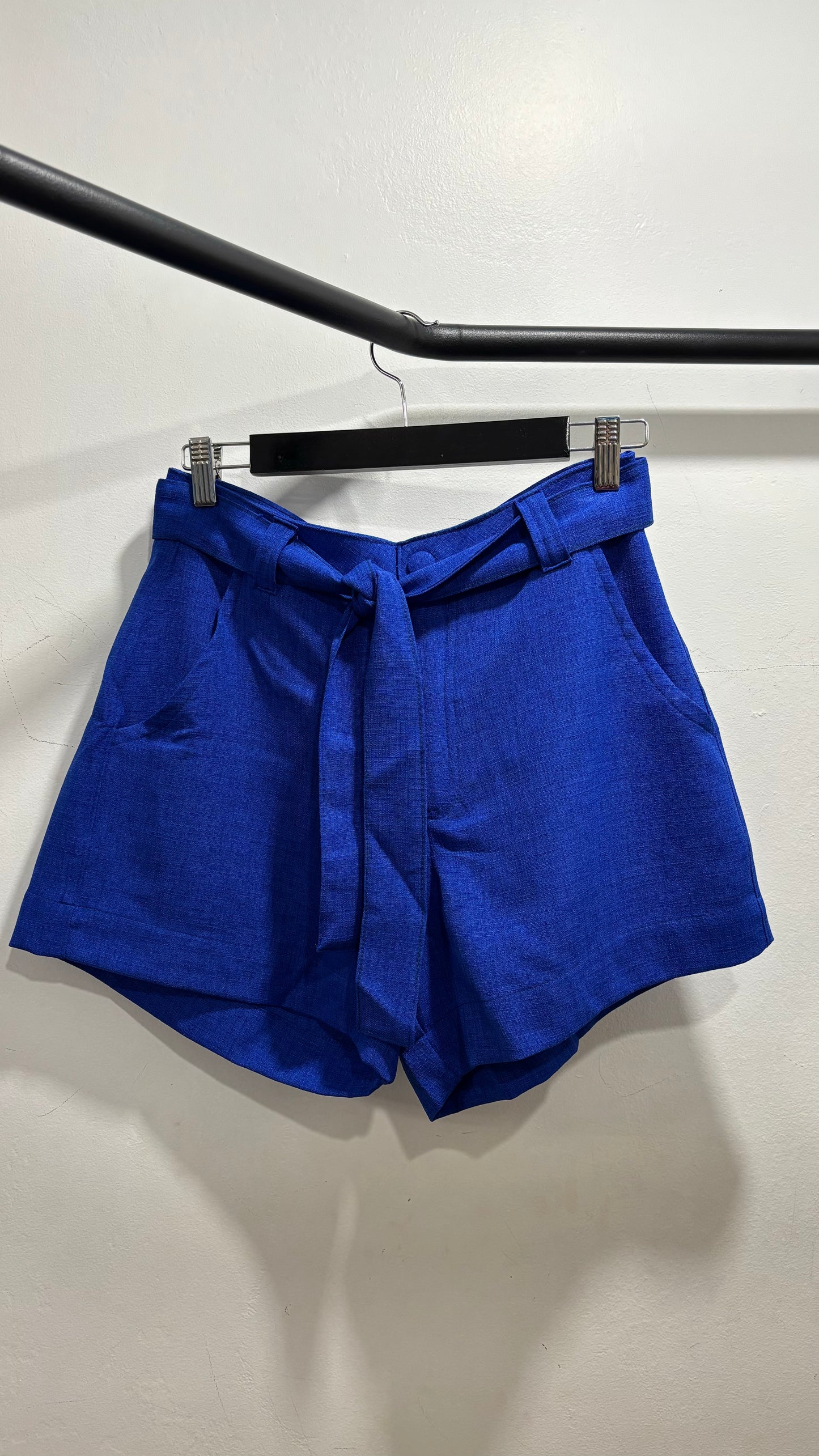 Shorts azul royal