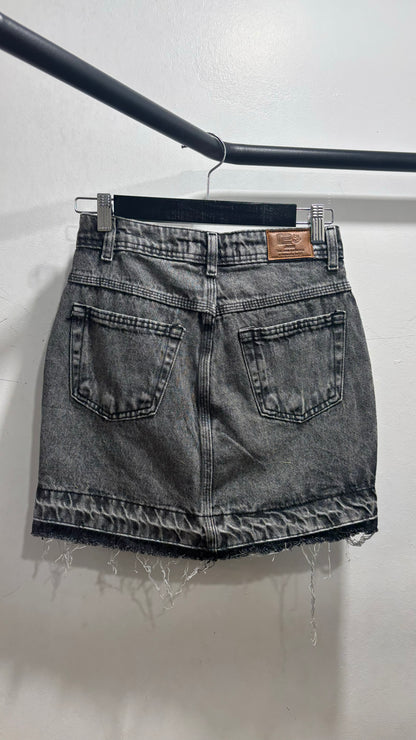 Saia jeans estonada com desfiado