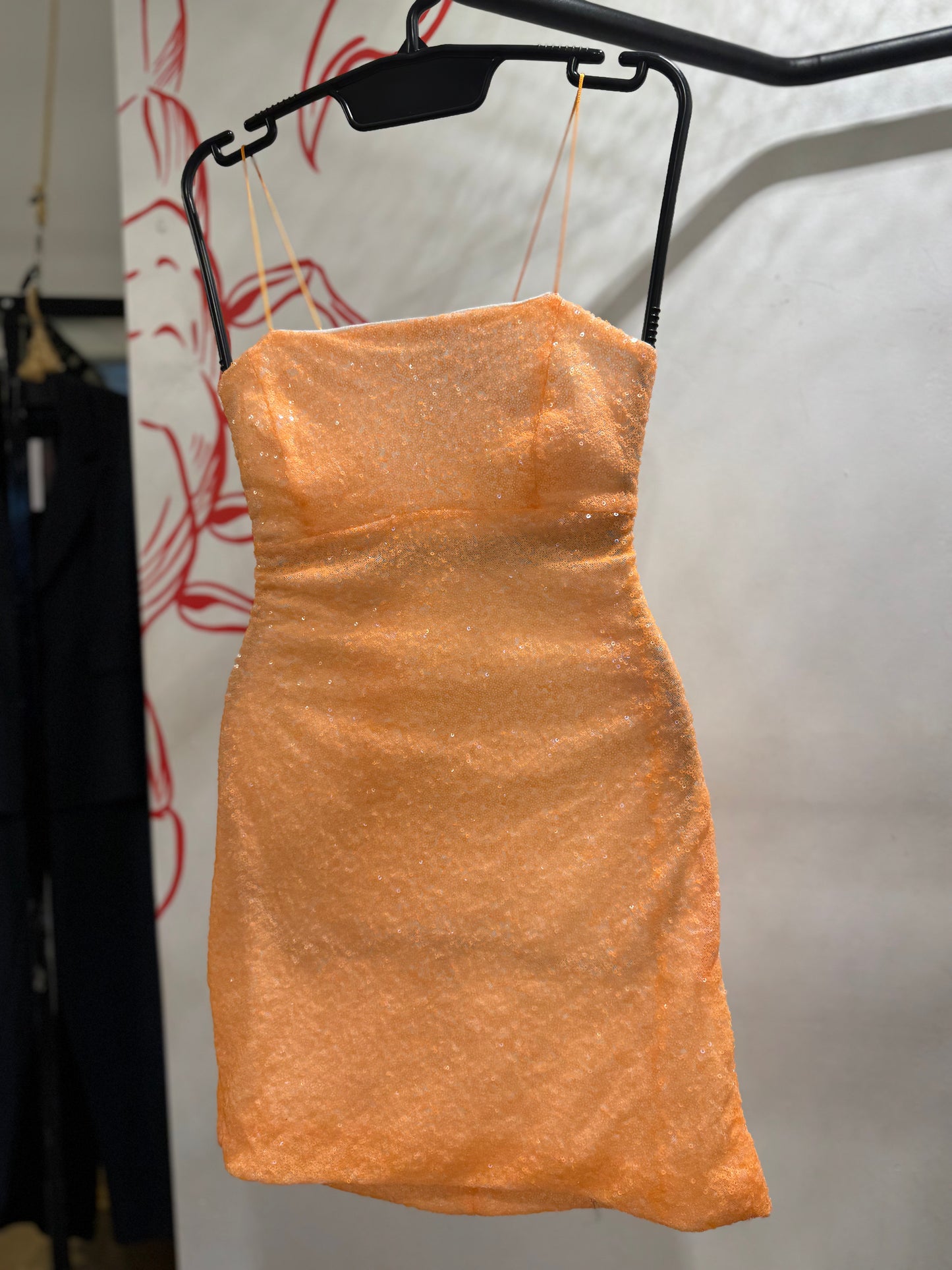 Vestido curto paetê laranja