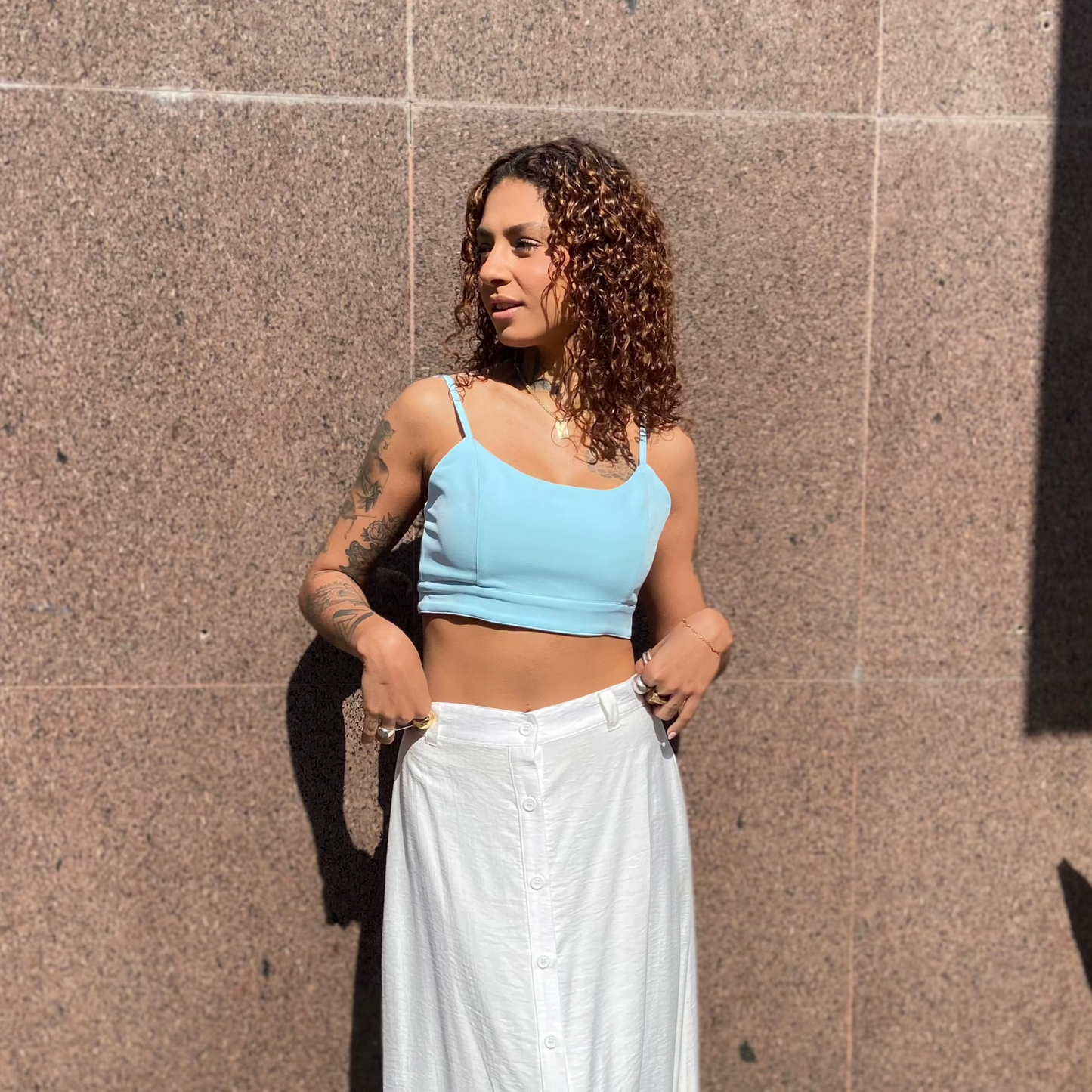 Cropped top azul bebê em alfaiataria