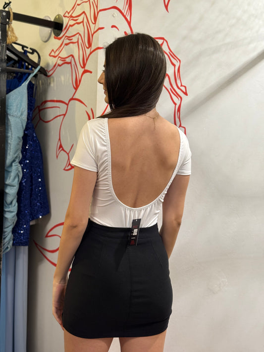 Body Branco Básico com Decote nas Costas