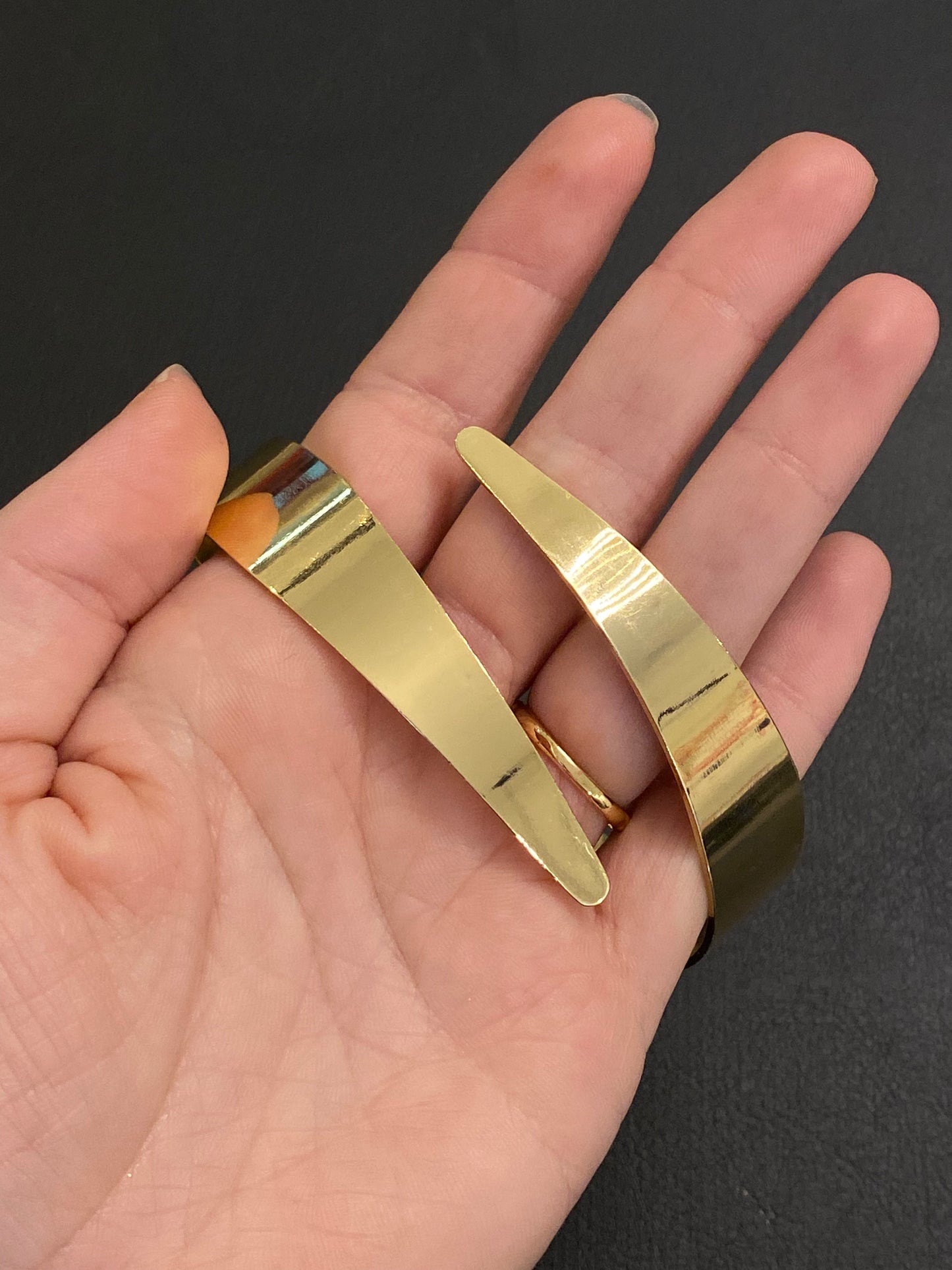 Bracelete Contorno Dourado