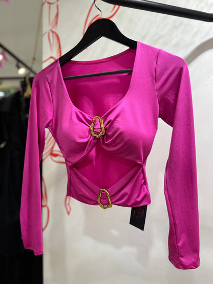 Cropped manga longa com detalhe em dourado