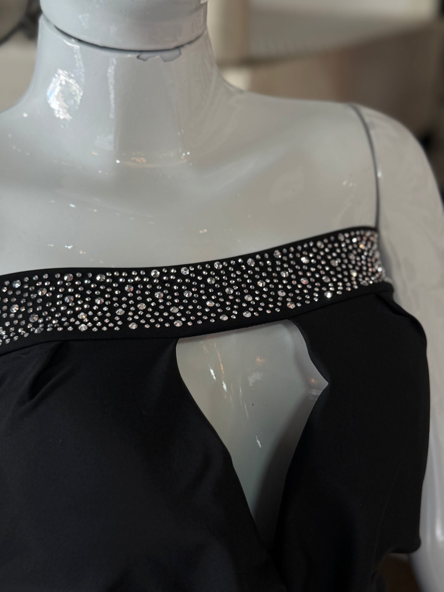 Vestido Preto com Strass e Franjas